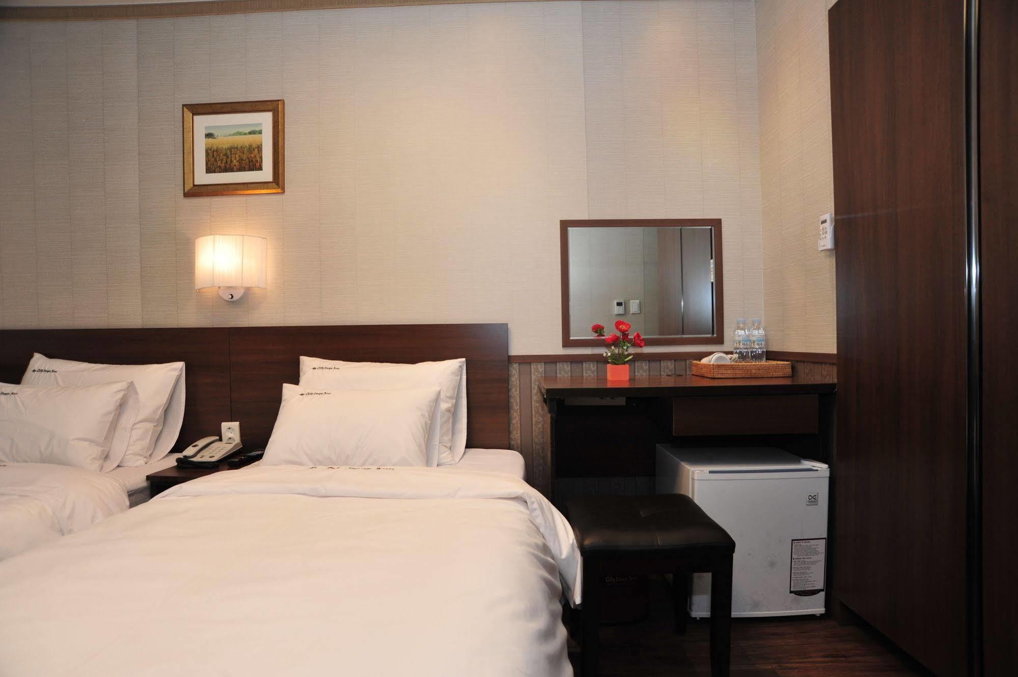 Global Inn Seoul Dongdaemun City Days Inn Exteriör bild